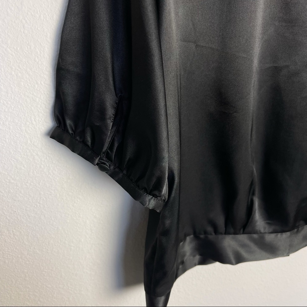 BCBGMaxAzria Black Tie neck button down elbow sleeve satin crop blouse size L - Picture 6 of 8